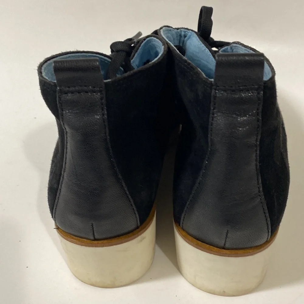 ED Ellen Degeneres. Leather suede ankle booties 8M Y2k Casual